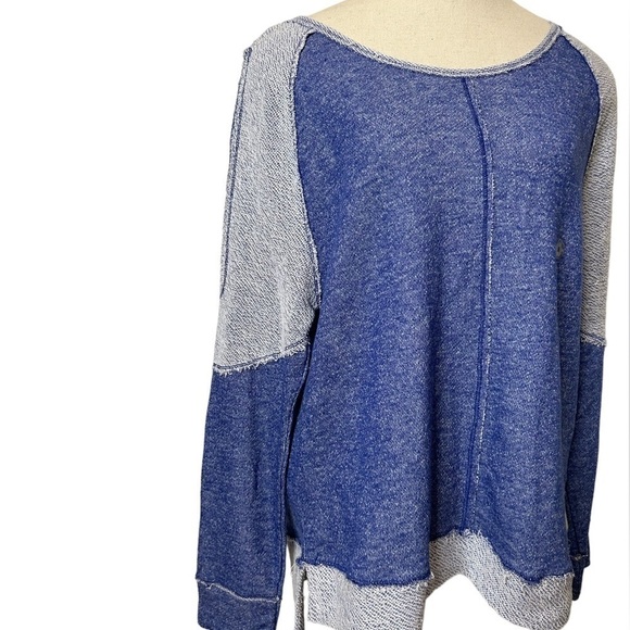 Live Love Dream Blue ColorBlock Two Tone Distressed Cold Shoulder Sweater Medium - Picture 2 of 13